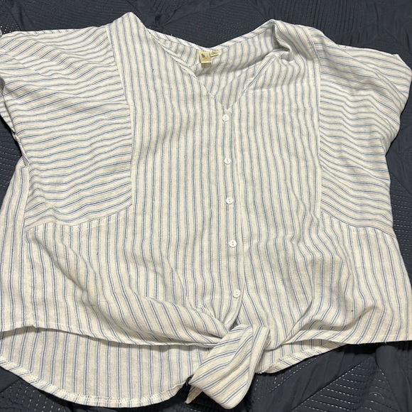 Large, Lara fashion top - Picture 2 of 6